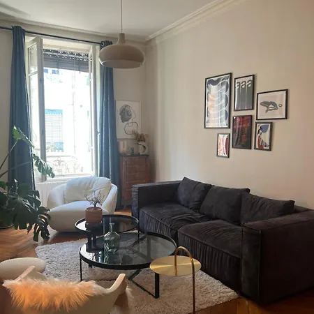 Апартаменты Haussmannien Au Coeur Du 6 Eme Лион